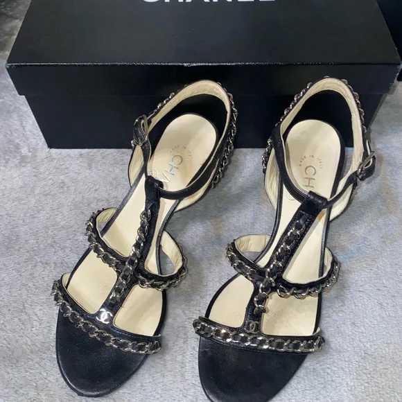 CHANEL CLASSIC CHAIN HEELS - Picture 12 of 16